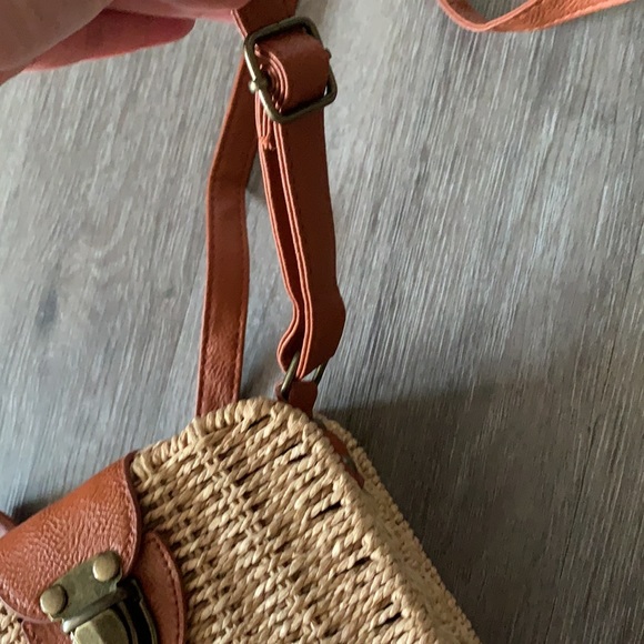 🥂☀️Must have summer crossbody!!! 📣🤩 - Picture 6 of 6